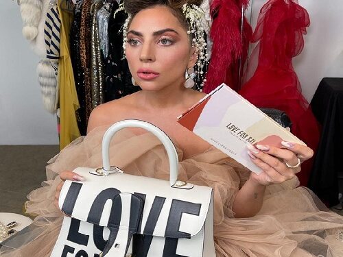 Lady Gaga Asks the Followers to Grab the Alternate Limited Edition CD Cover of “Love for Sale”