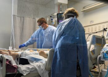 After COVID-19 Fourth Deluge in Hospitals Which 5 States in the US have less than 10% ICU Beds?