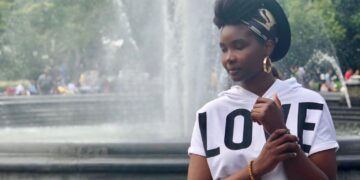 Ash Straughn: Ash Straughn: A Key Player in the Success of Multiple Business