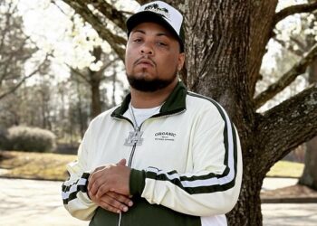 Virginia recording artist Fly Deezy creates a podcast platform for other artists and local businesses