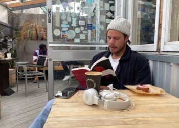 Marketing Copywriter of HoneyBook Fredrik Svensson Von Schreeb