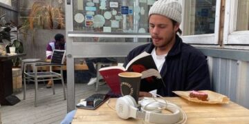 Marketing Copywriter of HoneyBook Fredrik Svensson Von Schreeb