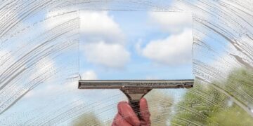 how to use a squeegee