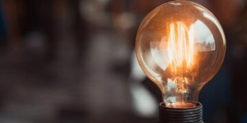 light bulb blows out immediately