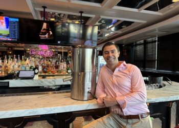 World’s First Countertop Egg-Breaking Machine: A U.S.-Manufactured Innovation Revolutionizing the Food Service Industry