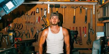 New Country’s Rising Star Reece Releases Summer Anthem “Roots”