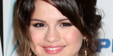 Selena Gomez Officially Announces the Launch of Rare Beauty’s First-Ever Fragrance