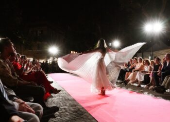 TORRI IN FASHION 2026: PAOLA BUONACARA BRINGS FASHION, TERRITORY AND CHARITY TO LAKE GARDA
